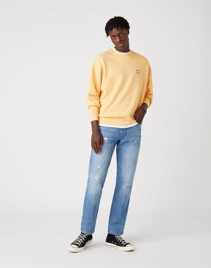 MĘSKA BLUZA WRANGLER BADGE CREW LOVELY MANGO W6E5HAA11 112130730