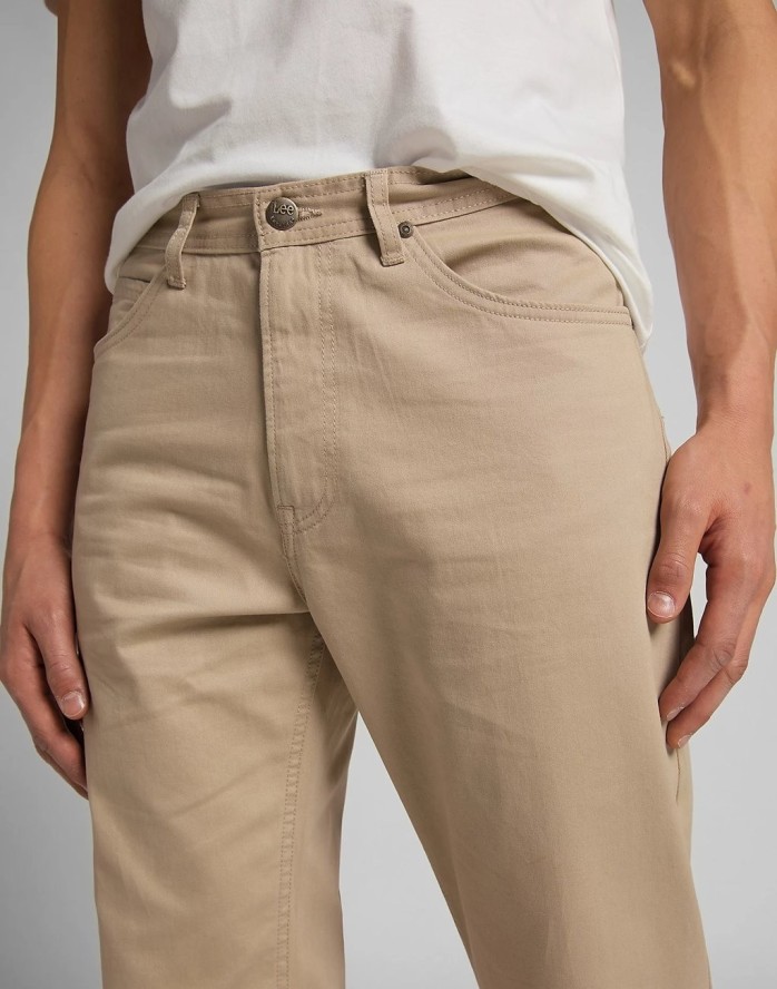 LEE EDEN MĘSKIE SPODNIE MATERIAŁOWE SERVICE SAND L70FLD10 112118624