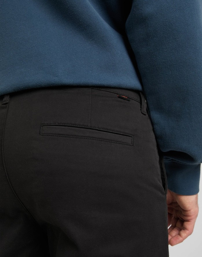 MESKIE SPODNIE MATERIAŁOWE LEE REGULAR CHINO BLACK 112322422