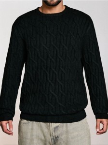 Sweter z dekoracyjnym splotem - czarny