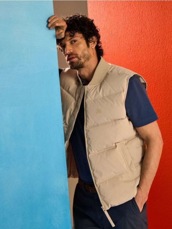 Pikowana kamizelka ze stójką - beżowy