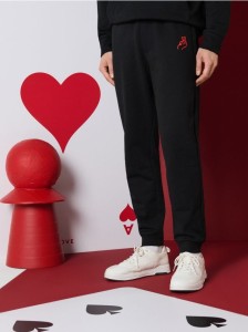 Dresowe spodnie na walentynki - czarny