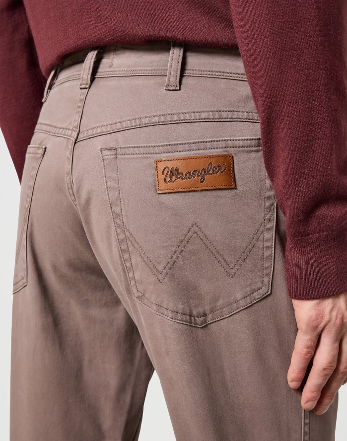 WRANGLER MĘSKIE SPODNIE MATERIAŁOWE TEXAS IRON 112356884 W121017431