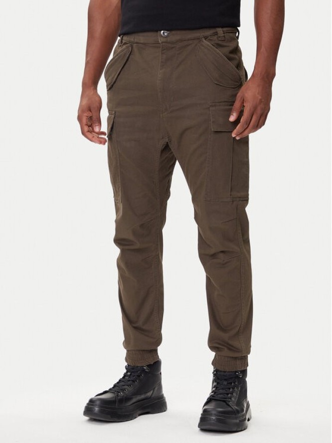 Alpha Industries Joggery Airman 188201 Zielony Tapered Fit