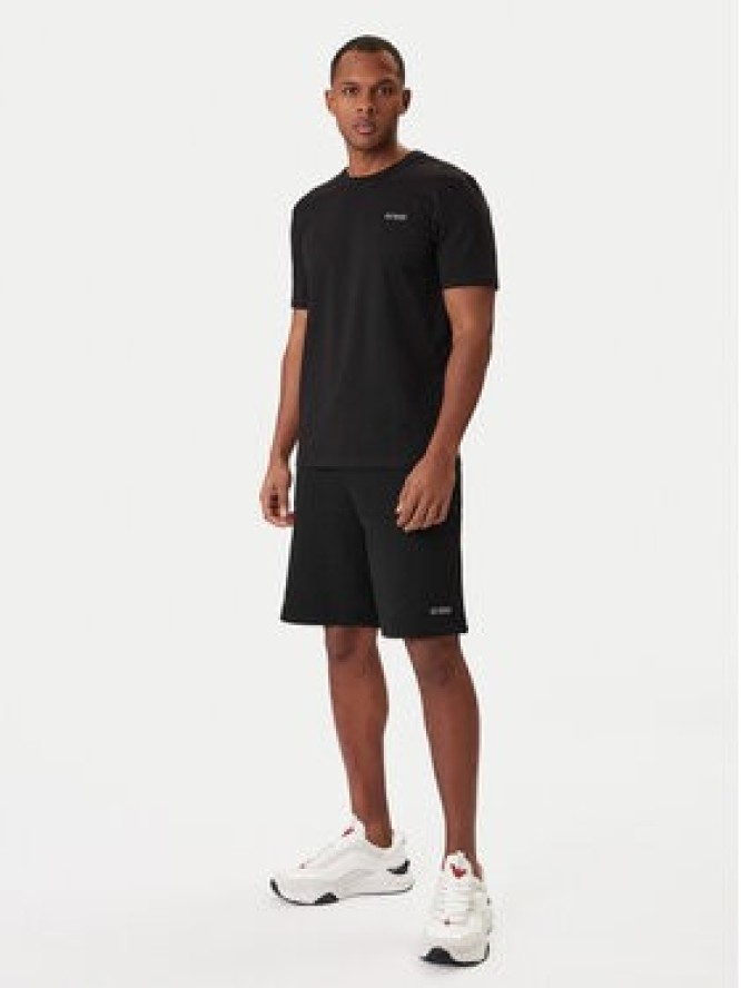Guess Szorty sportowe Z6RD06 KAIJ1 Czarny Regular Fit