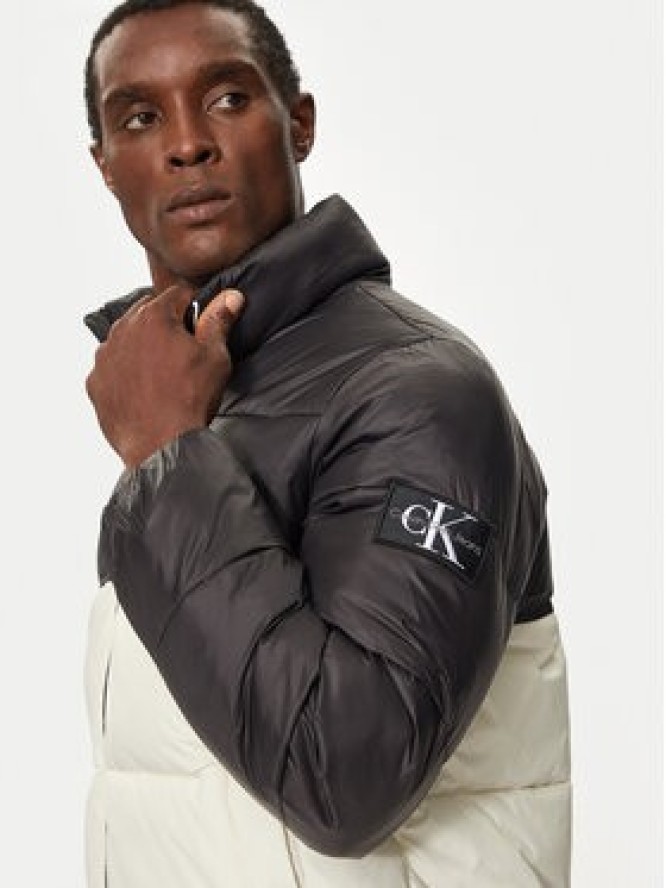 Calvin Klein Jeans Kurtka zimowa J30J325584 Écru Regular Fit