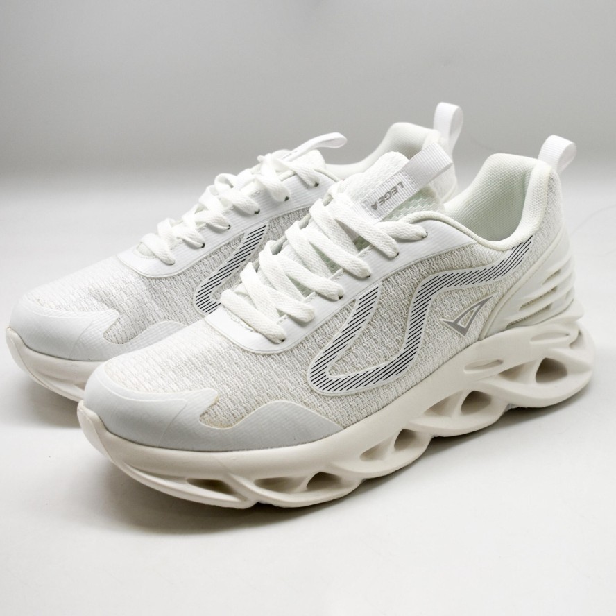 But sportowy DIMU biały