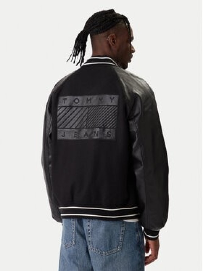 Tommy Jeans Kurtka bomber DM0DM22439 Czarny Regular Fit