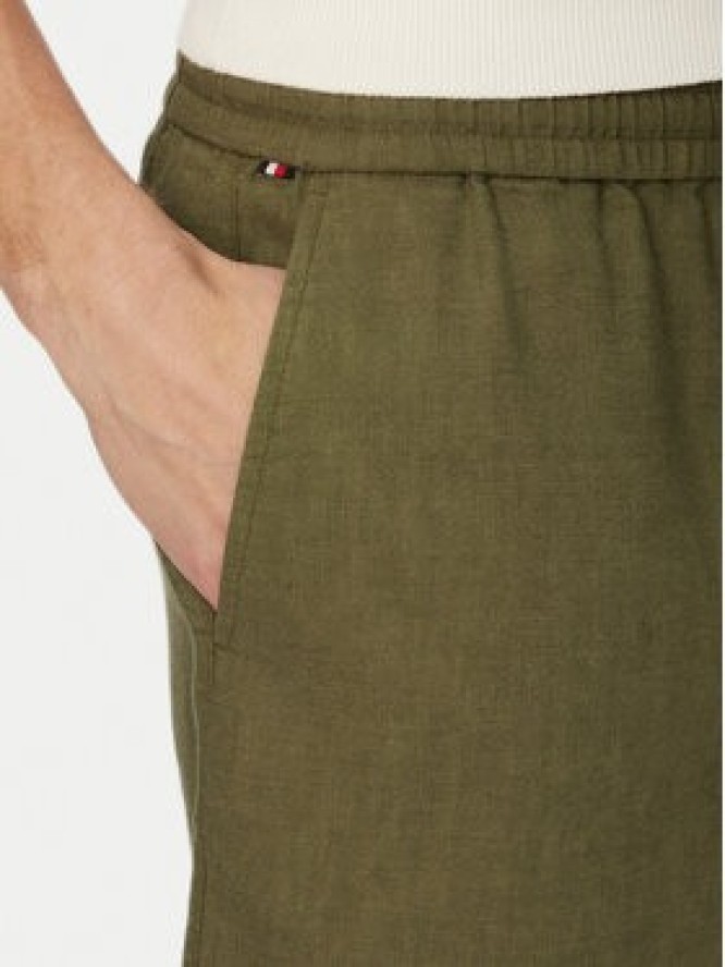 Tommy Hilfiger Szorty materiałowe Dover MW0MW44356 Zielony ciemny Regular Fit