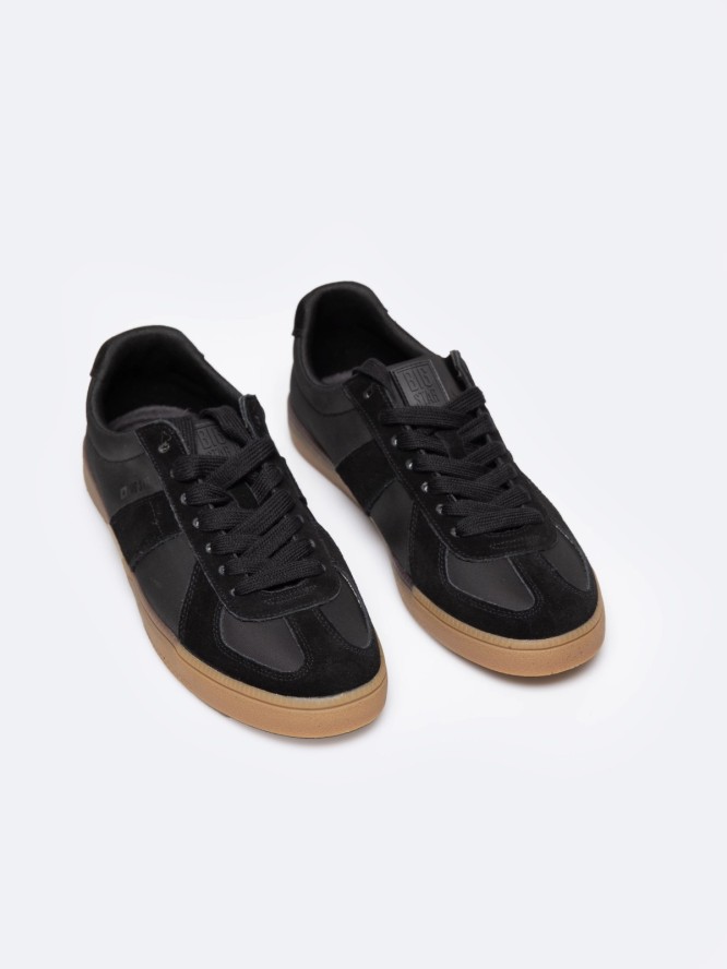 Sneakersy męskie ze skóry naturalnej czarne RR174038 906