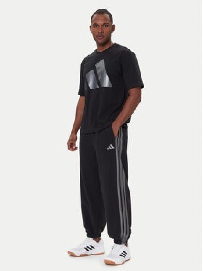 adidas Spodnie dresowe Ess JM1703 Czarny Regular Fit
