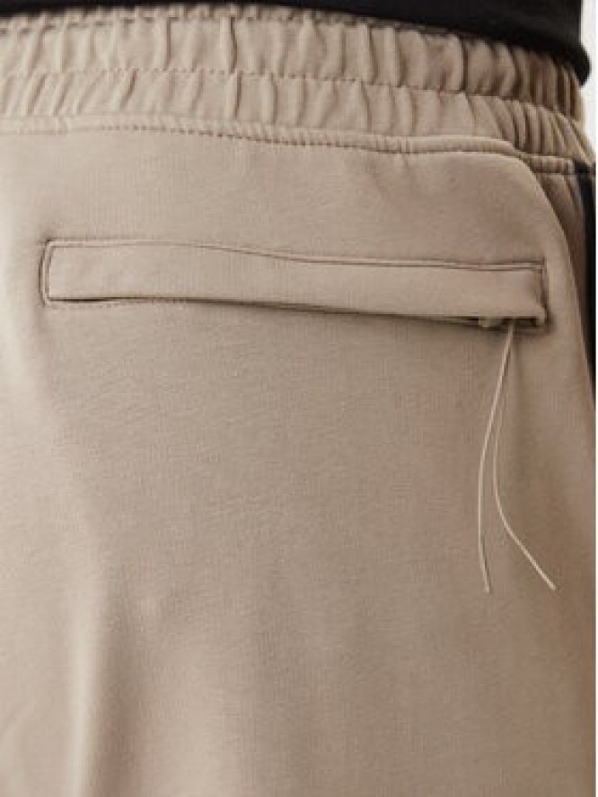 Guess Spodnie dresowe Z2YB19 K6ZS1 Beżowy Regular Fit