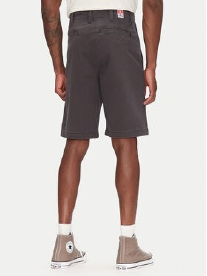 Wrangler Szorty materiałowe 112362922 Szary Slim Fit
