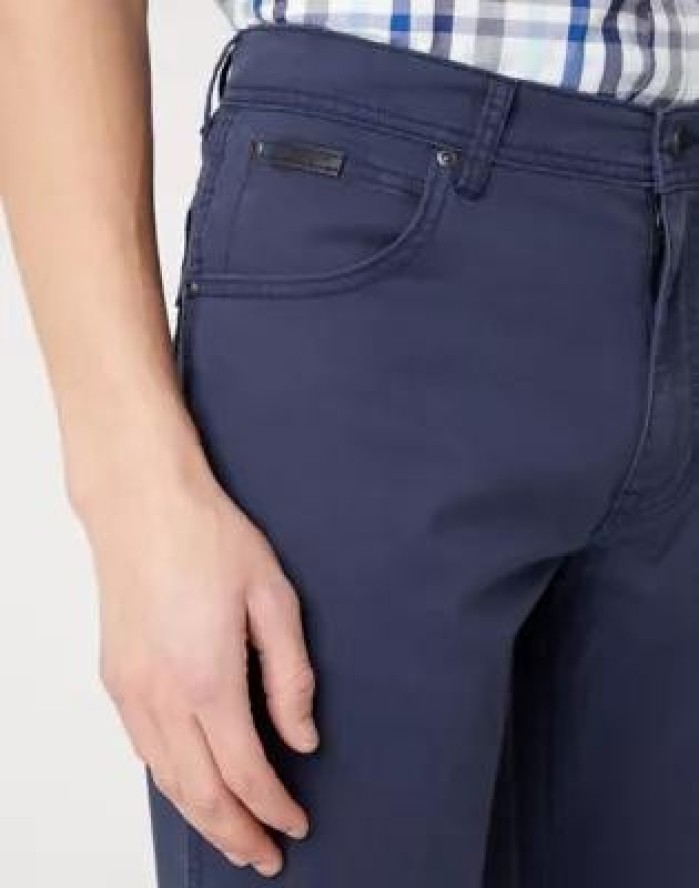 WRANGLER TEXAS SLIM MĘSKIE SPODNIE MATERIAŁOWE NAVY W12SWA114 112126532