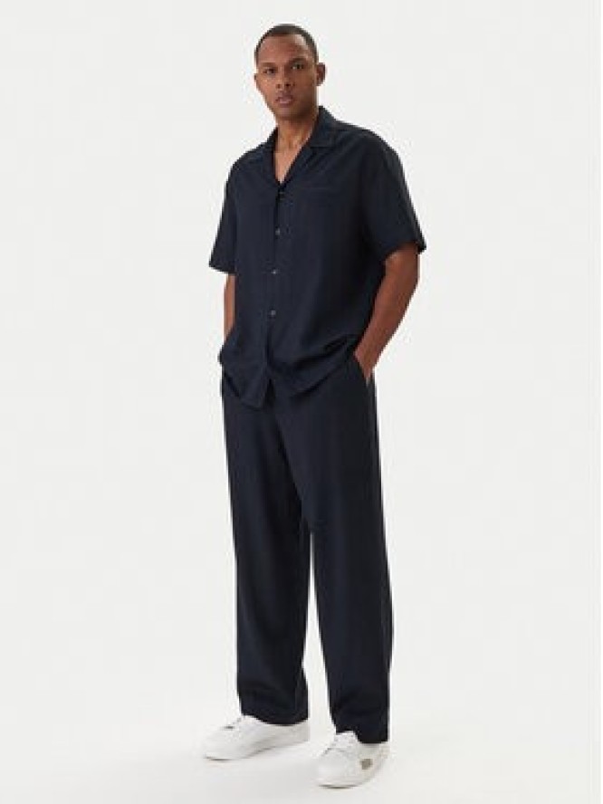Emporio Armani Spodnie materiałowe EM000586 AF20590 UB102 Granatowy Regular Fit