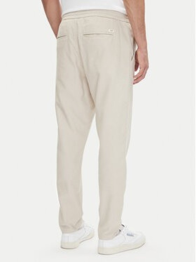 Mustang Spodnie materiałowe Milano 1016330 Biały Tapered Fit