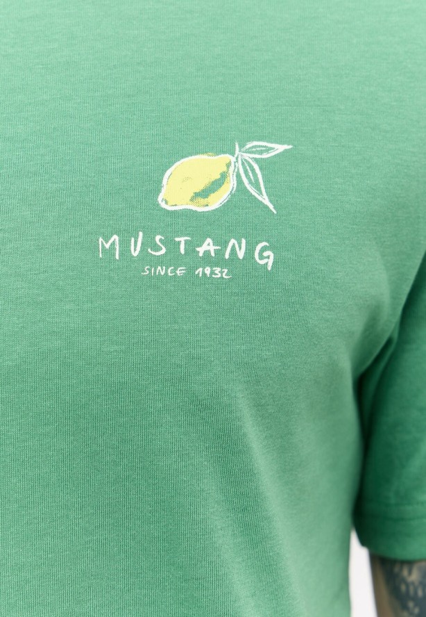 MĘSKA KOSZULKA MUSTANG Austin T-shirt LOGO Deep Grass Green 1015072 6333