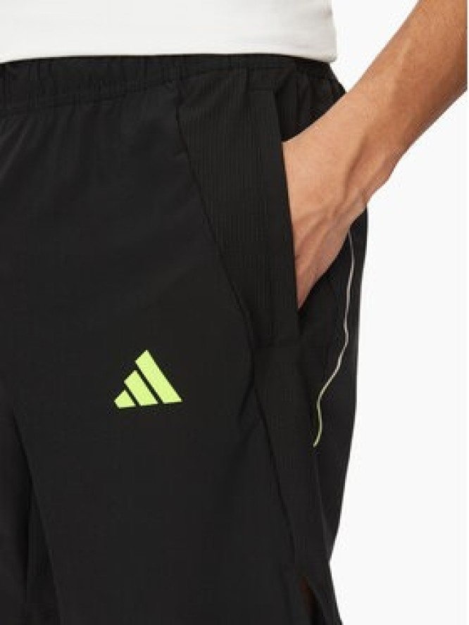 adidas Szorty sportowe Tech JM6252 Czarny Regular Fit