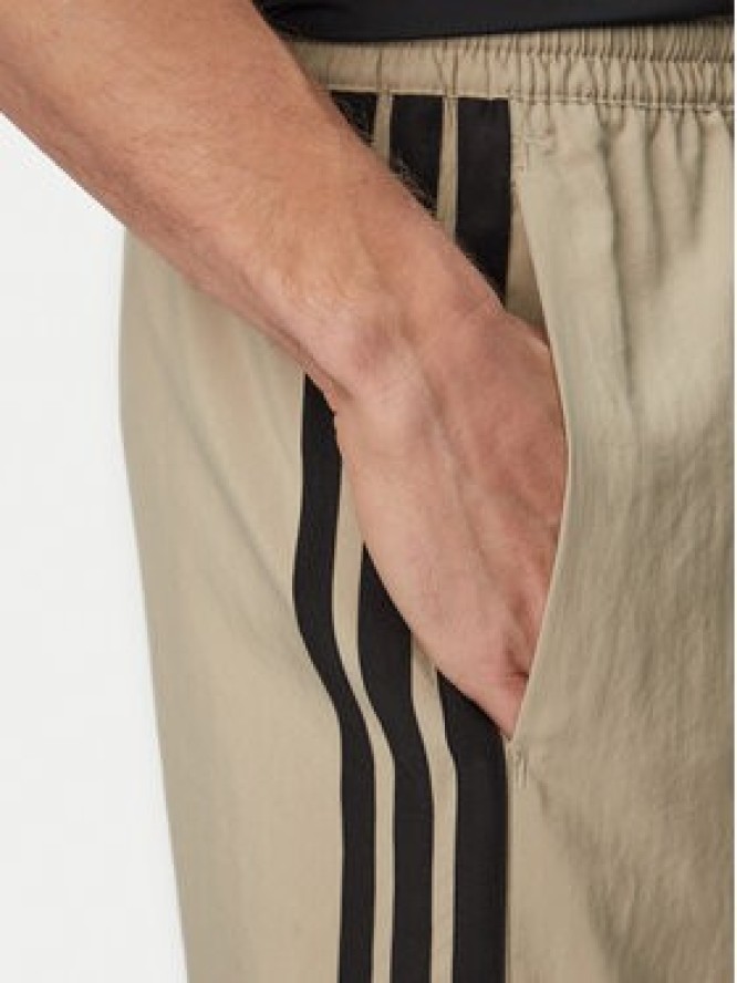 adidas Szorty sportowe Essentials 3-Stripes Chelsea KD4889 Zielony Regular Fit