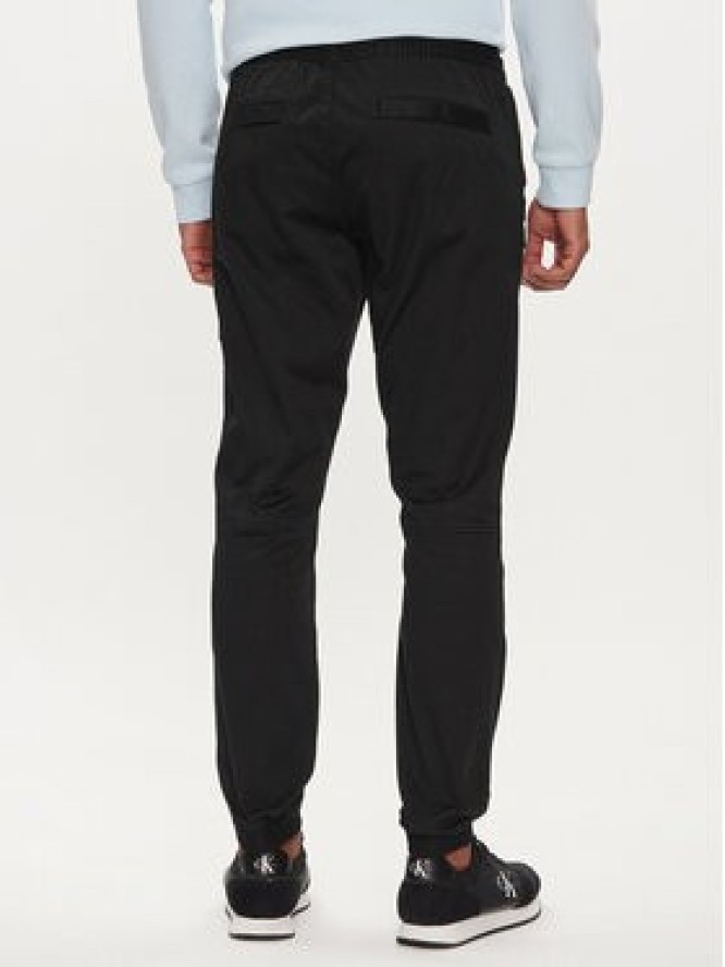 Calvin Klein Jeans Joggery Badge J30J325114 Czarny Skinny Fit