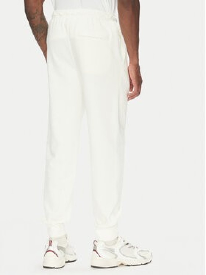 Nike Spodnie dresowe FN3801 Écru Regular Fit