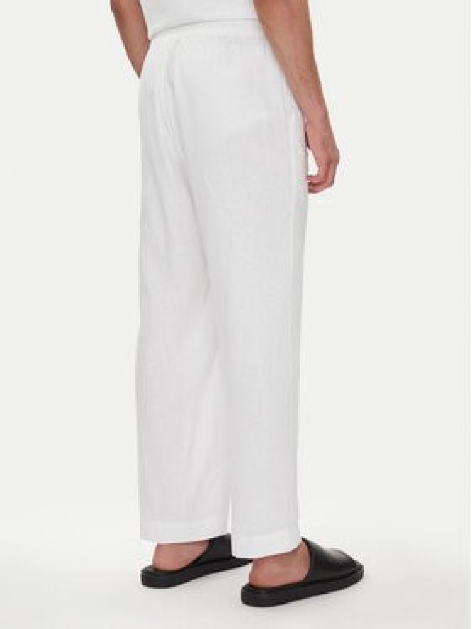 Emporio Armani Spodnie materiałowe EM000586 AF12356 U0002 Biały Regular Fit