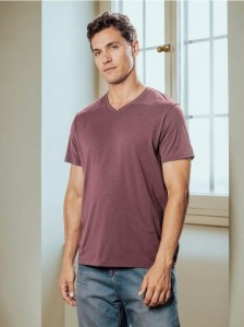 Koszulka basic z dekoltem w serek - fioletowy