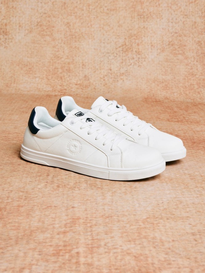 Sneakersy męskie ze skóry ekologicznej białe NN174282 101