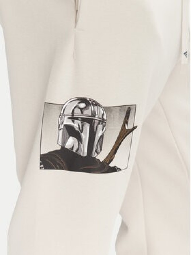 adidas Spodnie dresowe Star Wars The Mandalorian™ JI5723 Beżowy Regular Fit