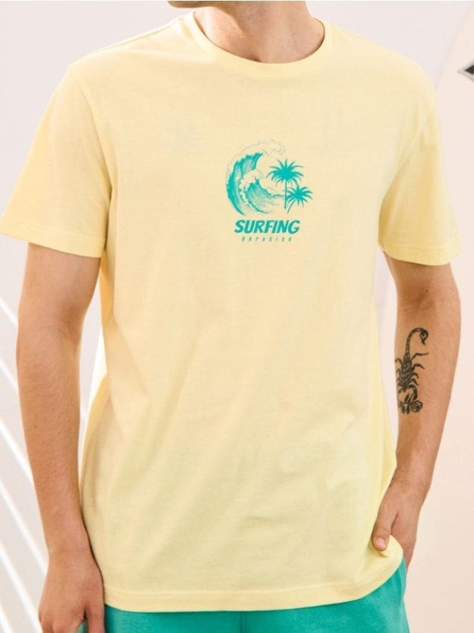 Koszulka z drobnym nadrukiem na przodzie - żółty