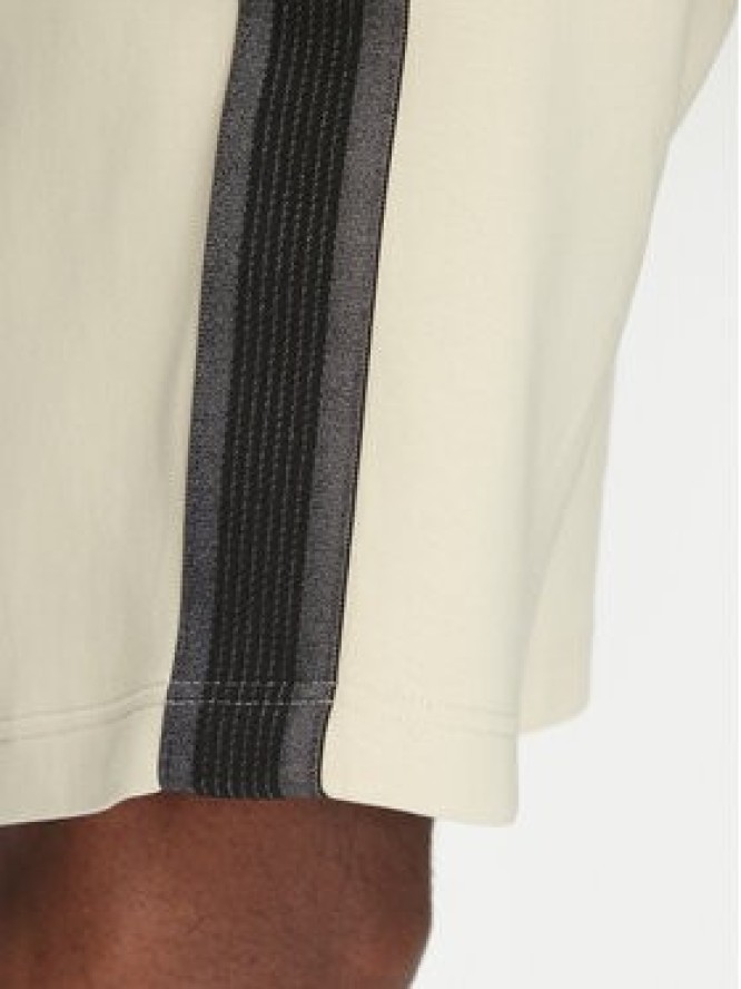 EA7 Emporio Armani Szorty sportowe 7M000544 AF12660 U1079 Écru Regular Fit