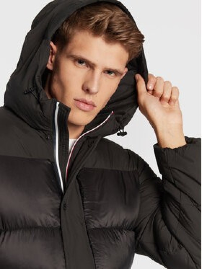 Tommy Hilfiger Kurtka zimowa MW0MW28723 Czarny Regular Fit