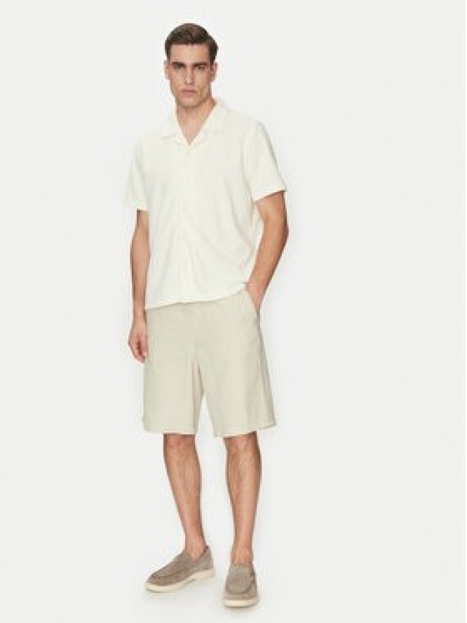 Guess Szorty materiałowe F5GD00 WH4J0 Zielony Regular Fit