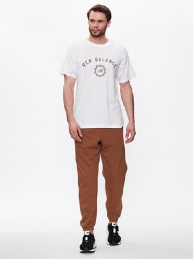 New Balance T-Shirt Sport Seasonal Graphic MT31904 Biały Relaxed Fit