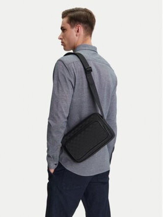 Emporio Armani Saszetka nerka Y4M403 Y022V 81336 Czarny