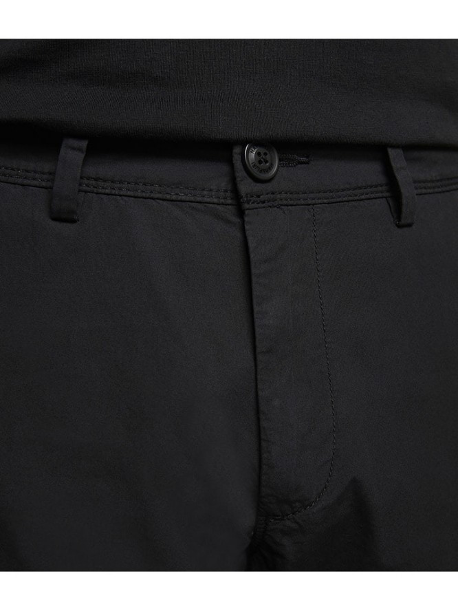 Napapijri Bermudy "Nakuru" w kolorze czarnym rozmiar: W29