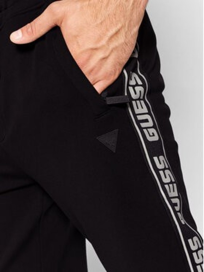 Guess Spodnie dresowe Z2YB19 K6ZS1 Czarny Regular Fit