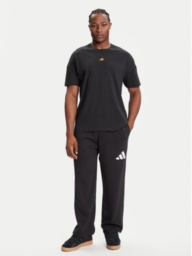 adidas Spodnie dresowe Essentials JF3567 Czarny Loose Fit