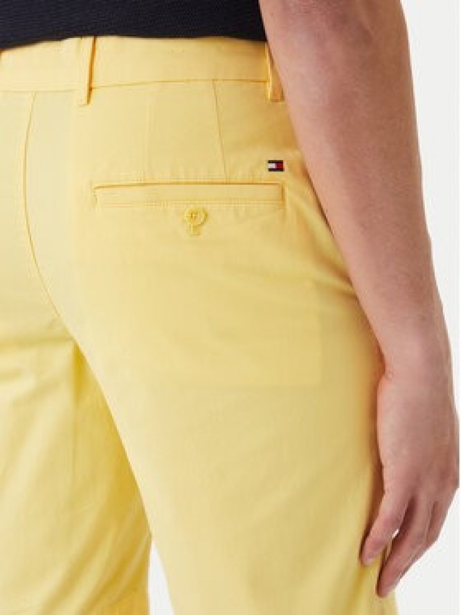 Tommy Hilfiger Szorty materiałowe Denton 9.5 MW0MW42351 Żółty Slim Fit