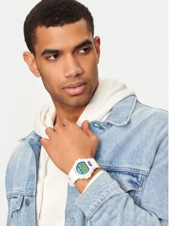 Casio Zegarek DW-6900RCS-7ER Biały