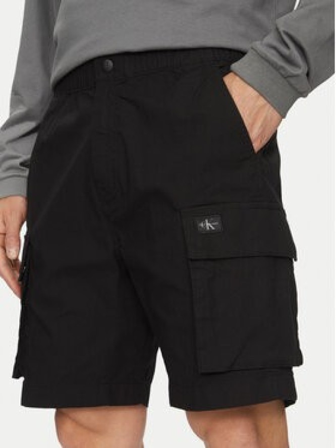 Calvin Klein Jeans Szorty materiałowe J30J327376 Czarny Regular Fit