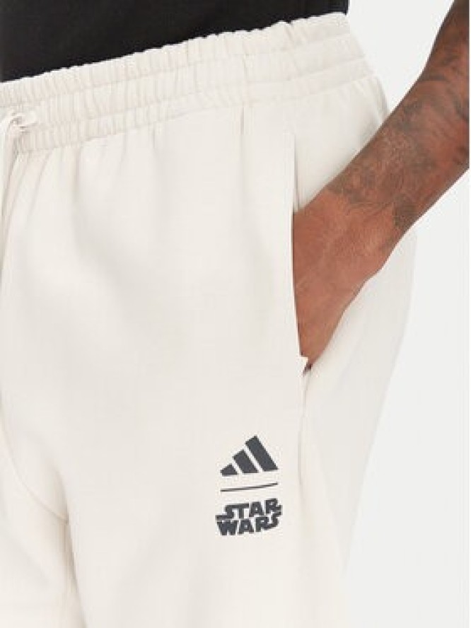 adidas Spodnie dresowe Star Wars The Mandalorian™ JI5723 Beżowy Regular Fit