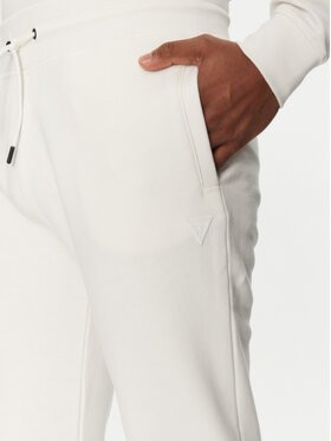 Guess Spodnie dresowe Z2YB22 KAIJ1 Biały Regular Fit