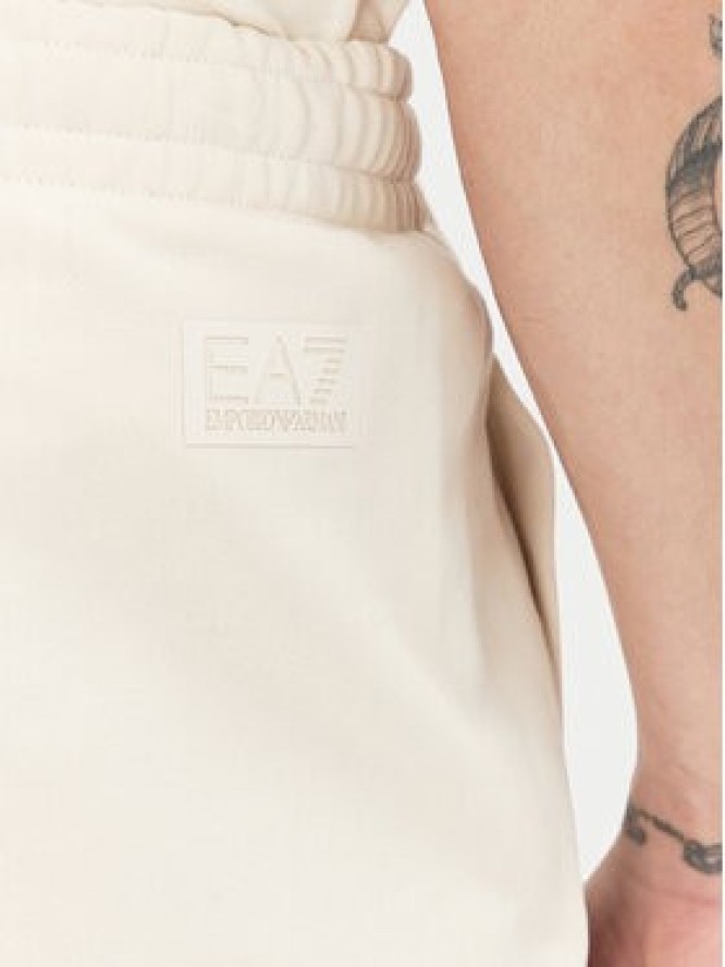 EA7 Emporio Armani Spodnie dresowe 7M000154 AF10432 U1079 Écru Regular Fit