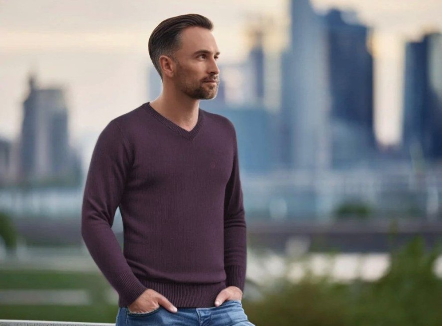 Sweter Męski Wełniany - Dekolt w Serek - Pako Jeans - Śliwkowy