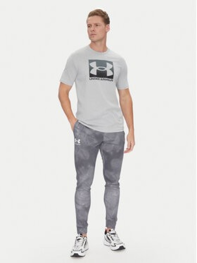 Under Armour Spodnie dresowe Rival Terry Printed 1390143 Szary Regular Fit
