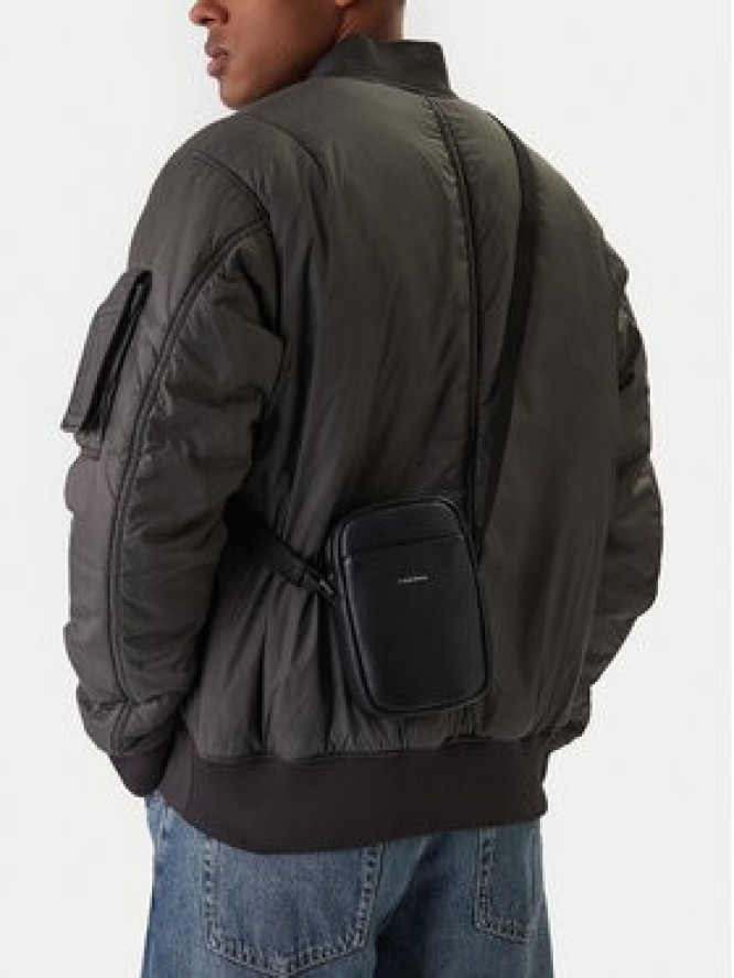 Calvin Klein Saszetka Raised Slim Reporter LV04D3278G Czarny