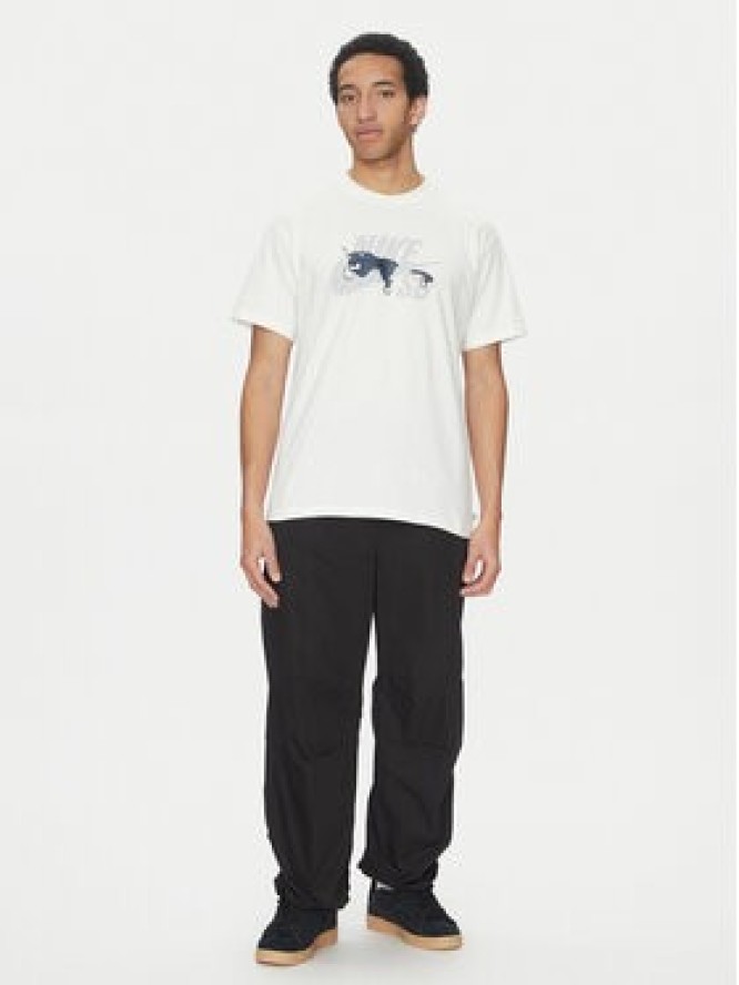 Nike T-Shirt FV3496 Écru Regular Fit