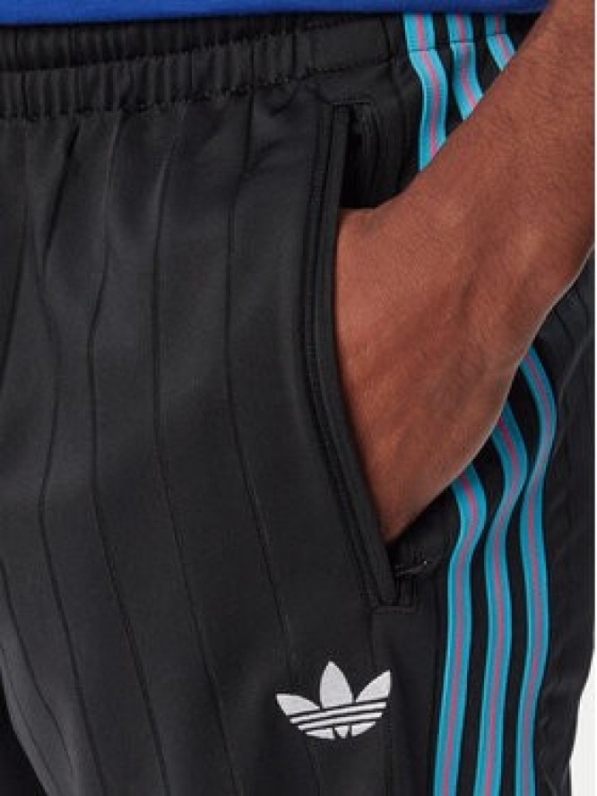 adidas Spodnie dresowe Firebird Drop Needle KE4136 Czarny Regular Fit