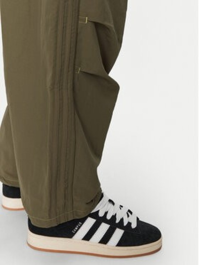 adidas Spodnie dresowe Parachute JD5416 Zielony Loose Fit